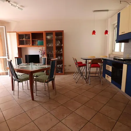 Charming 2 Bedroom In Otranto, Italy بيت للعطل